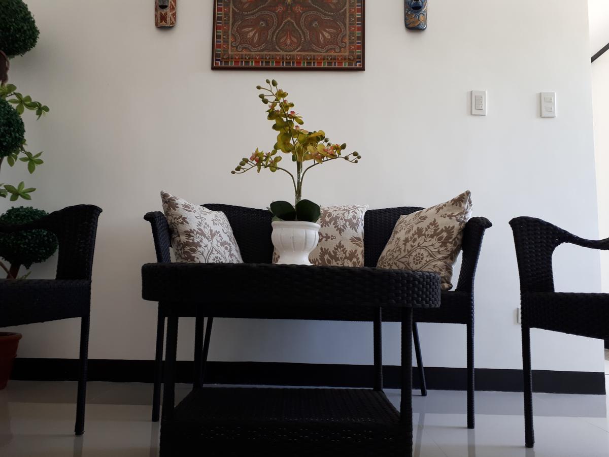 KENT Travellers' Inn Coron Eksteriør bilde