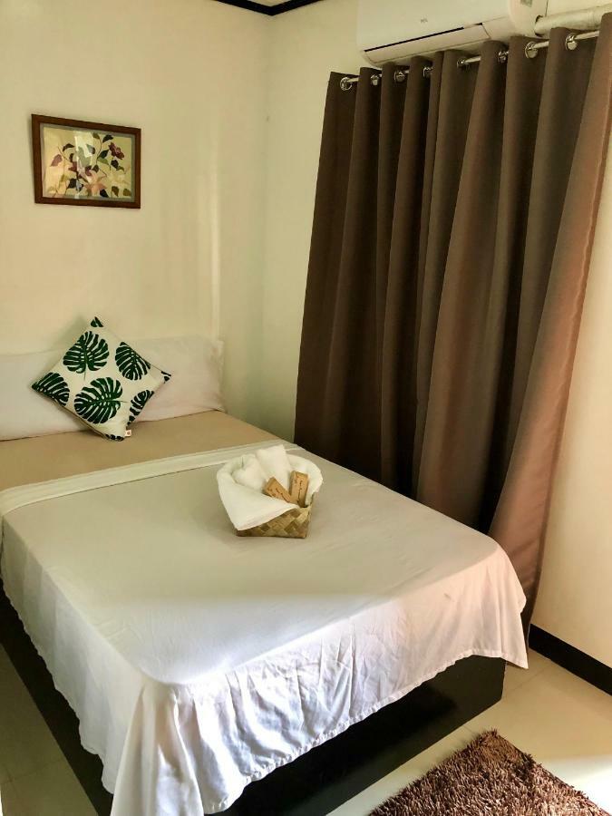 KENT Travellers' Inn Coron Eksteriør bilde